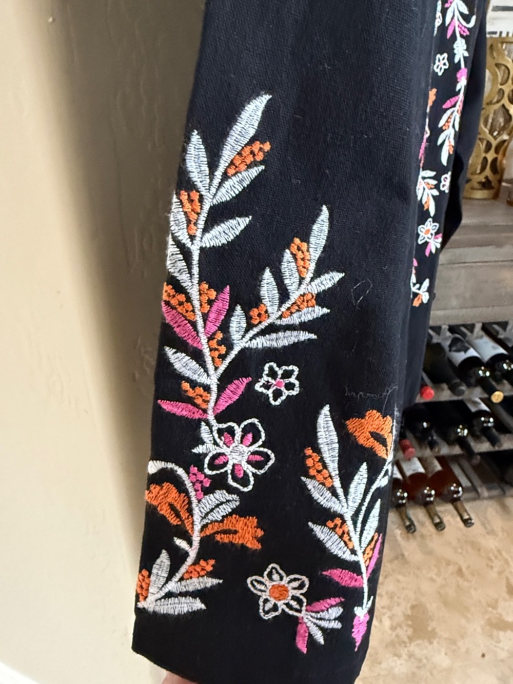 Susan Graver Black Embroidered Tunic Jacket with Pockets SZ LG - Picture 2 of 12